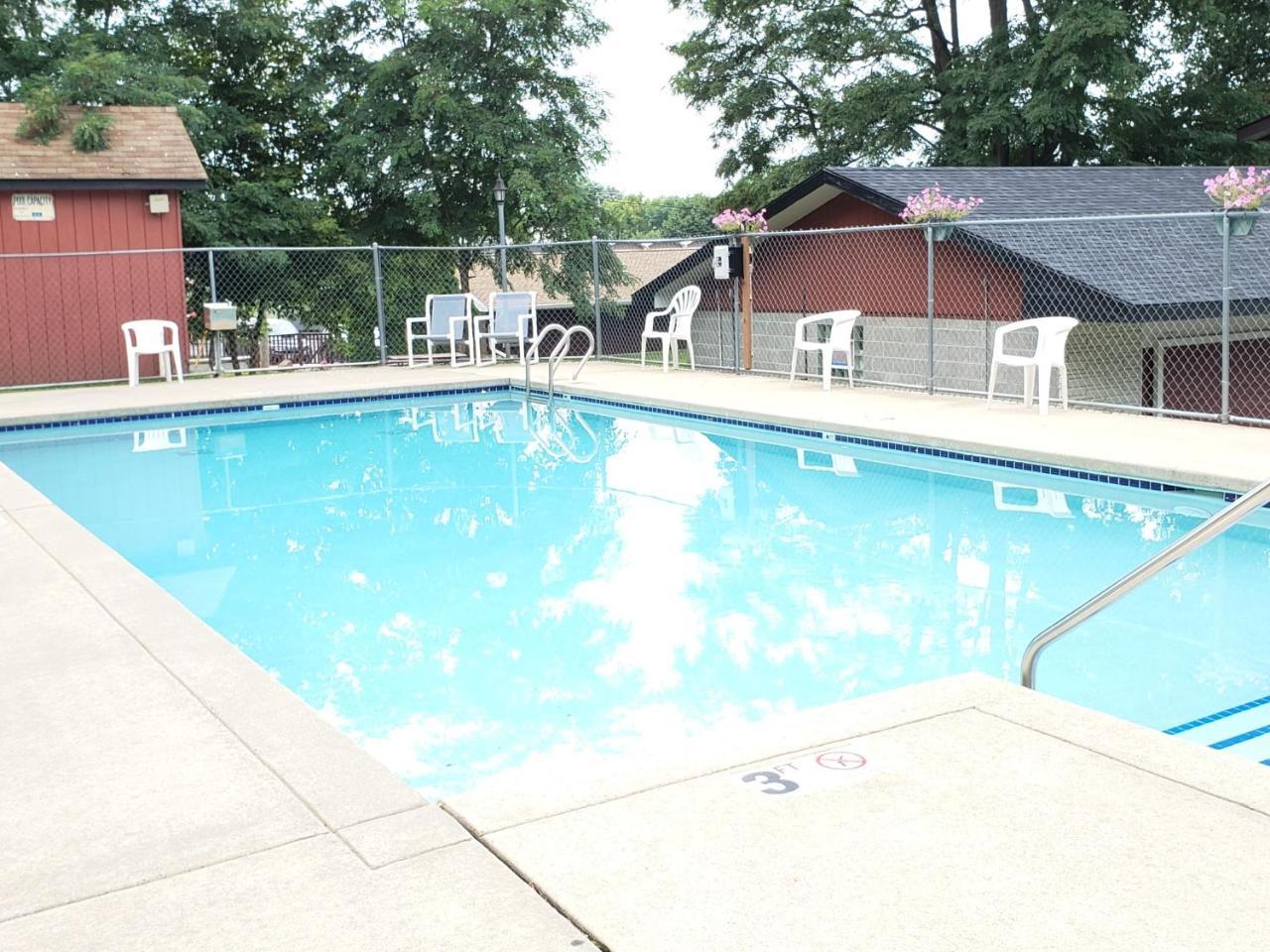 Woodside Dells Hotel & Suites Wisconsin Dells Extérieur photo